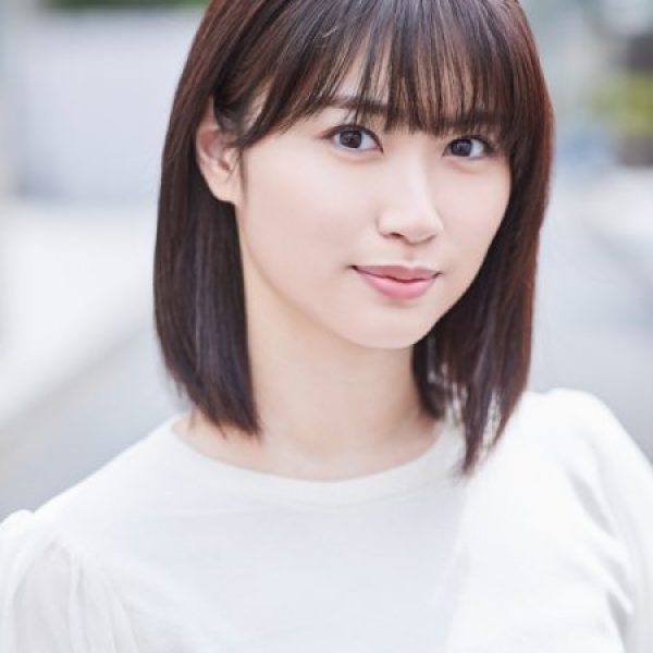 朝井瞳子_profile-1